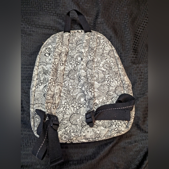 Black and White Colorable SakRoots Artist Circle Backpack. - Picture 6 of 6